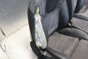 JDM 2005 - 2008 AUDI S4 B7 SEDAN AVANT COMPLETE FRONT AND REAR RECARO SEATS - Image 4