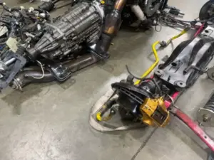 JDM EJ207 WRX STI V7 COMPLETE ENGINE AND 6 SPEED MANUAL TRANSMISSION, WIRE ,ECU, BREMBOS, REAR MATCHING DIFF - Image 4