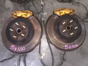 JDM SUBARU STI BREMBO 5X100 BRAKE ASSEMBLY - Image 3