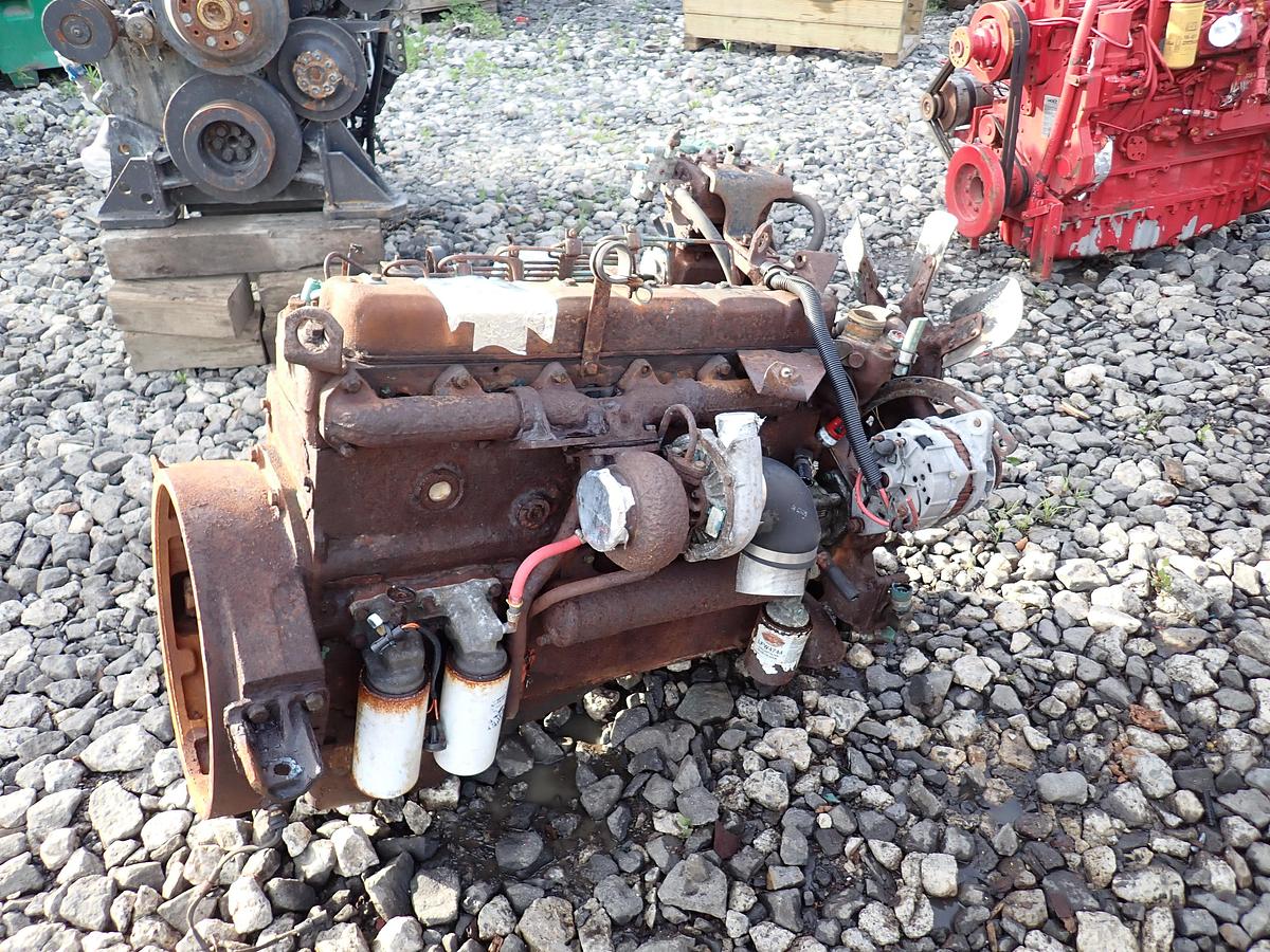 Used 1992 International Dt 466 Turbo Diesel Engine 230 Hp 1992 International DT466 Turbo Diesel Engine 230 HP - Image 1