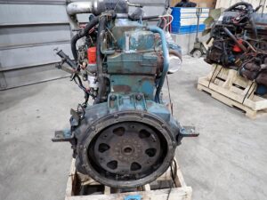 1995 International DT466 NGD Turbo Diesel Engine P PUMP! - Image 3