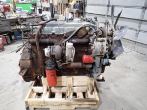 1998 International DT530E HT Diesel Engine 300 HP! 19K MILES! - Image 2