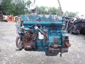 2000 International DT466E 190 HP Truck Engine - Image 3