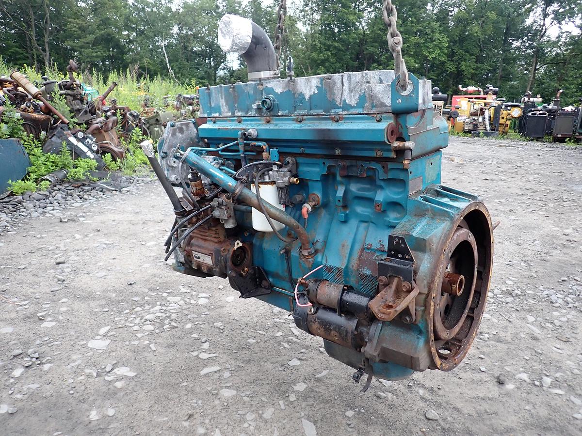Used 2000 International Dt 466 E 190 Hp Truck Engine 2000 International DT466E 190 HP Truck Engine - Image 1