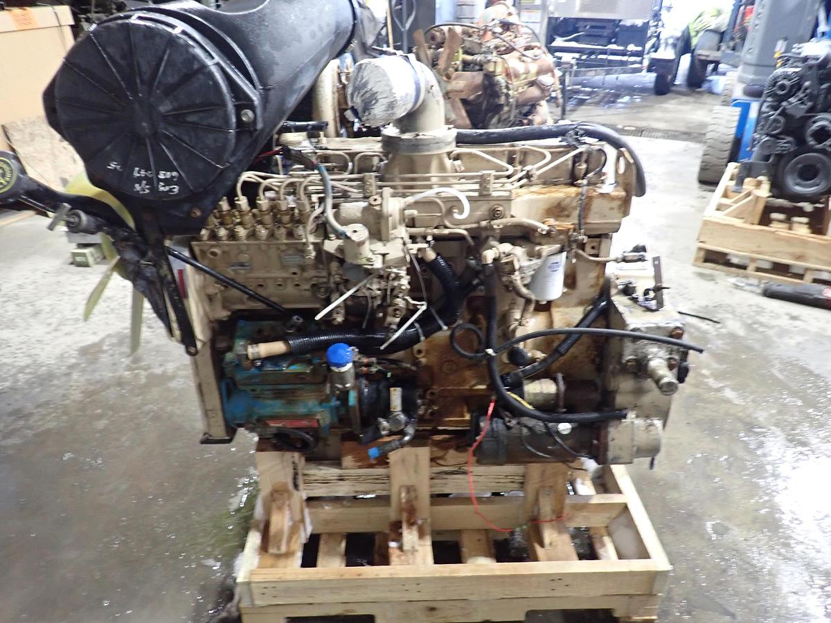 Used 2004 Cummins C8 3 300 Diesel Truck Engine Cpl 2101 2004 Cummins C8.3-300 Diesel Truck Engine CPL 2101 - Image 1