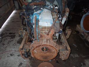 2005 International DT570 - Image 4