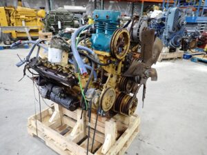 CAT 3208T Turbo Diesel Truck Engine - Image 9